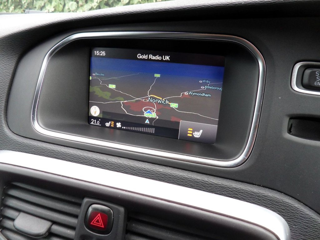 USED 2019 19 VOLVO V40 1.5 T2 R-Design Edition Hatchback 5dr Petrol Auto Euro 6 (s/s) (122 ps) Heated Leather Rear Camera DAB