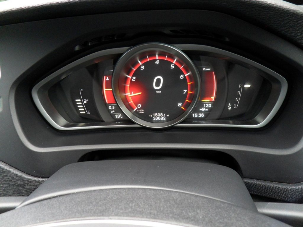 USED 2019 19 VOLVO V40 1.5 T2 R-Design Edition Hatchback 5dr Petrol Auto Euro 6 (s/s) (122 ps) Heated Leather Rear Camera DAB