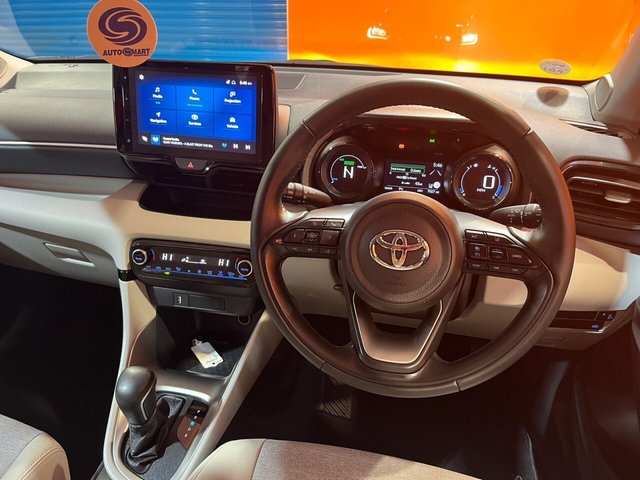 2022 TOYOTA YARIS 1.5 VVT-h Excel Hatchback 5dr Petrol Hybrid E-CVT Euro 6 (s/s) (116 ps) Parking Pack. Camera. Privacy. - Photo 5