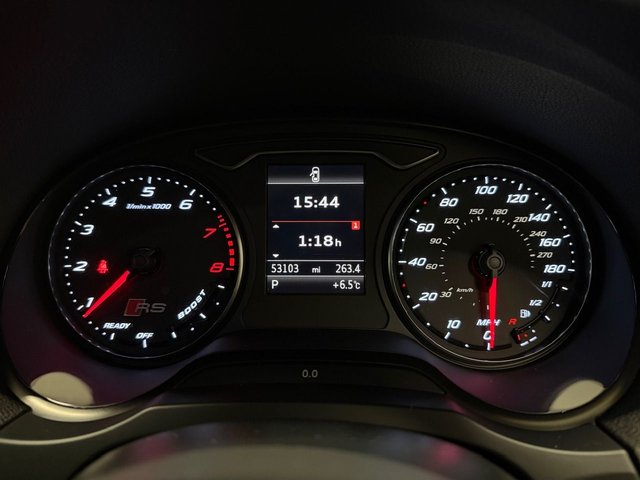 2015 AUDI RS3 - Photo 8