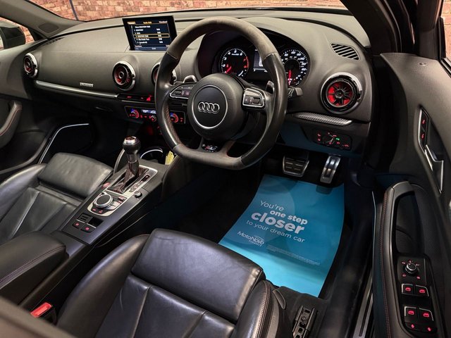 2015 AUDI RS3 - Photo 7