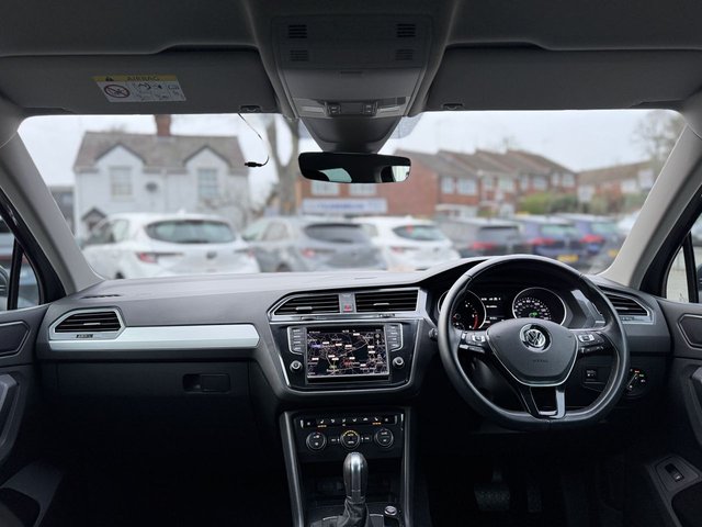 2016 VOLKSWAGEN TIGUAN 2.0 TDI BlueMotion Tech SE Navigation SUV 5dr Diesel DSG 4Motion Euro 6 (s/s) (150 ps) - Photo 11