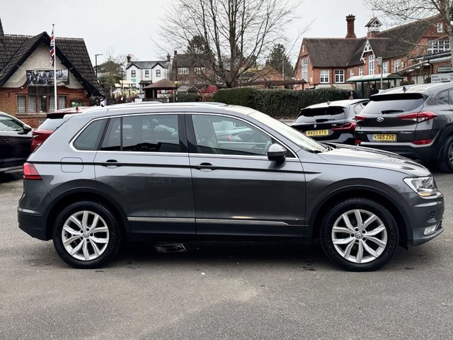 2016 VOLKSWAGEN TIGUAN 2.0 TDI BlueMotion Tech SE Navigation SUV 5dr Diesel DSG 4Motion Euro 6 (s/s) (150 ps) - Photo 7