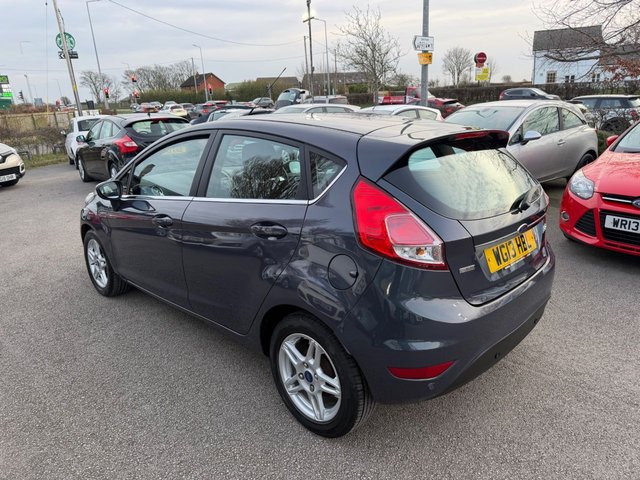 2013 FORD FIESTA 1.5 TDCi Zetec Hatchback 5dr Diesel Manual Euro 5 (75 ps) - Photo 4