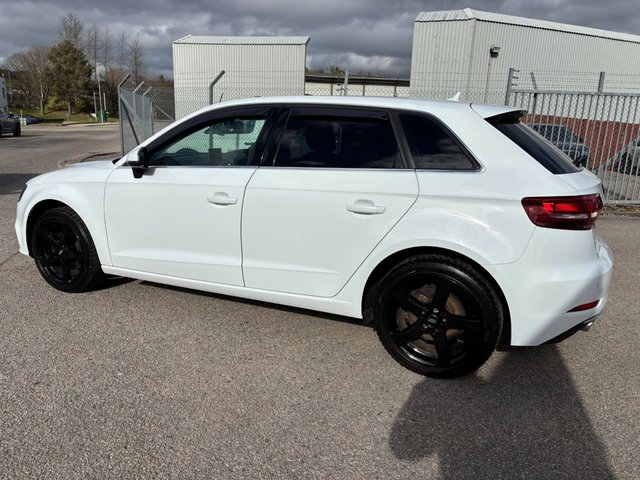 2018 AUDI A3 - Photo 9