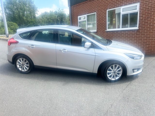 View our FORD FOCUS