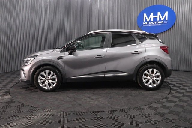 2020 RENAULT CAPTUR 1.5 Blue dCi Iconic SUV 5dr Diesel Manual Euro 6 (s/s) (95 ps) - Photo 4