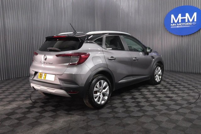 2020 RENAULT CAPTUR 1.5 Blue dCi Iconic SUV 5dr Diesel Manual Euro 6 (s/s) (95 ps) - Photo 7
