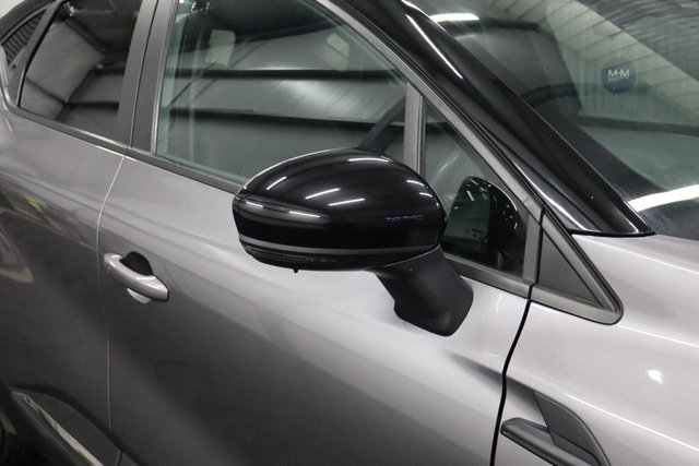 2020 RENAULT CAPTUR 1.5 Blue dCi Iconic SUV 5dr Diesel Manual Euro 6 (s/s) (95 ps) - Photo 11