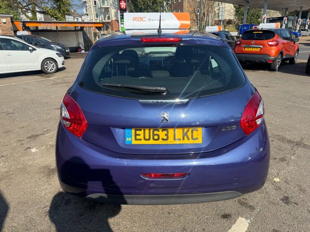 2013 PEUGEOT 208 2013 1.0 VTi Active Hatchback 3dr Petrol Manual Euro 5 (68 ps)
        
          £20 TAX! 2 KEYS, DAB, CRUISE - Photo 7