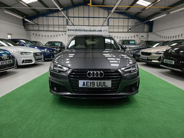 2019 AUDI A4 2.0 TFSI 35 Black Edition S Tronic Euro 6 (s/s) 4dr - Photo 4