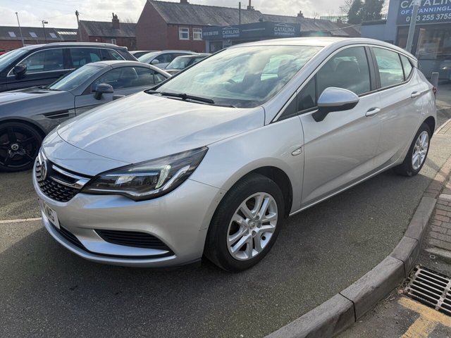2017 Vauxhall Astra 1.4L Design 5dr - Photo 5