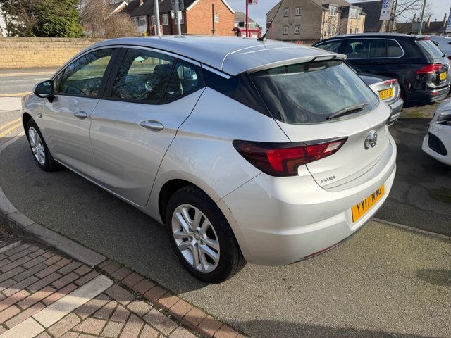 2017 Vauxhall Astra 1.4L Design 5dr - Photo 7