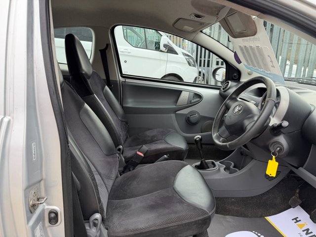 2011 TOYOTA AYGO - Photo 10