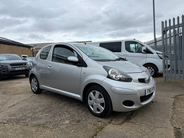 2011 AYGO 1.0 VVT I ICE HATCHBACK 3DR PETROL MANUAL EURO 5 67 PS... photo