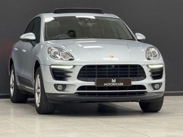 2016 PORSCHE MACAN - Photo 6