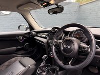 USED 2017 67 MINI HATCH 1.5 Cooper Seven Hatchback 5dr Petrol Auto Euro 6 (s/s) (136 ps) Dual zone climate control A/C, Part leather interior, Heated Front Seats, Ambient Lighting, Satellite navigation, Cruise control, Bluetooth connectivity for calls and music, USB input, Auto wipers, Keyless drive, DAB radio, LED daytime running headlights, Rear parking sensors, Auto headlights, 17" Alloy wheels.