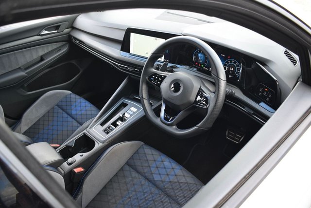 2022 Volkswagen Golf - Photo 3