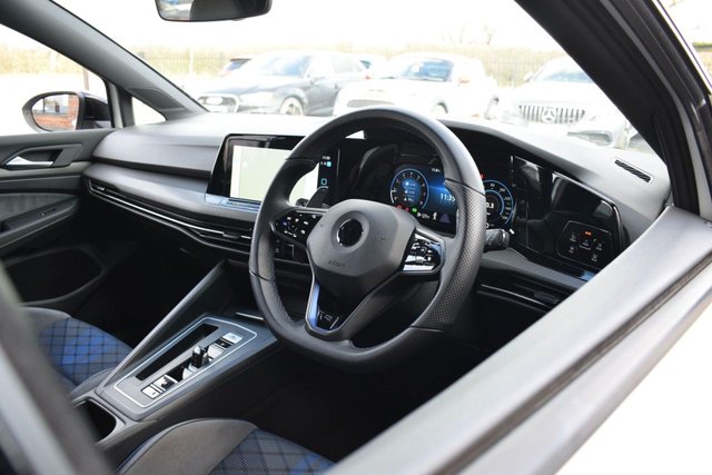 2022 Volkswagen Golf - Photo 11