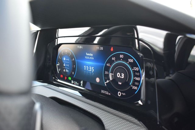 2022 Volkswagen Golf - Photo 12