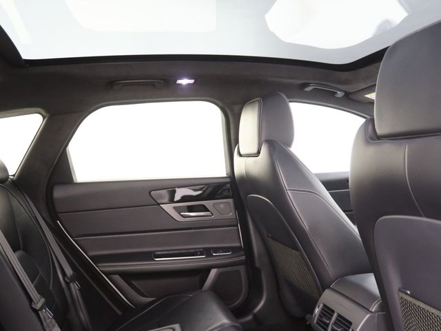 2019 Jaguar Xf 3L S 5dr - Photo 2