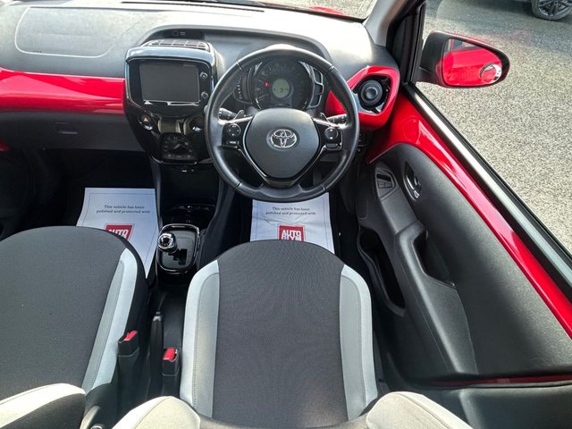 2017 TOYOTA AYGO - Photo 4