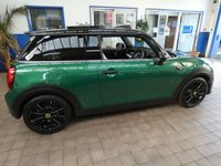 USED 2022 22 MINI Electric Hatch Cooper SE 32.6kWh Level 3 Hatchback 3dr Electric Auto (184 ps) SAT NAV SUNROOF REAR VIEW CAMERA LEATHER INTERIOR HEATED SEATS HEATED STEERING WHEEL CRUISE CONTROL PARKING SENSORS 1 OWNER SERVICE HISTORY WARRANTY