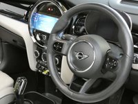 USED 2022 22 MINI Electric Hatch Cooper SE 32.6kWh Level 3 Hatchback 3dr Electric Auto (184 ps) SAT NAV SUNROOF REAR VIEW CAMERA LEATHER INTERIOR HEATED SEATS HEATED STEERING WHEEL CRUISE CONTROL PARKING SENSORS 1 OWNER SERVICE HISTORY WARRANTY