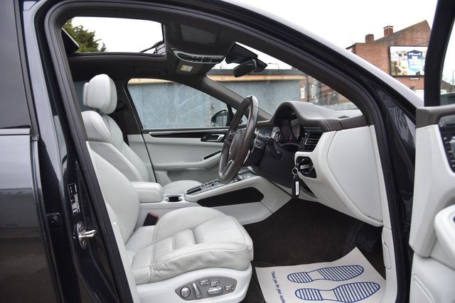 2019 PORSCHE MACAN - Photo 11