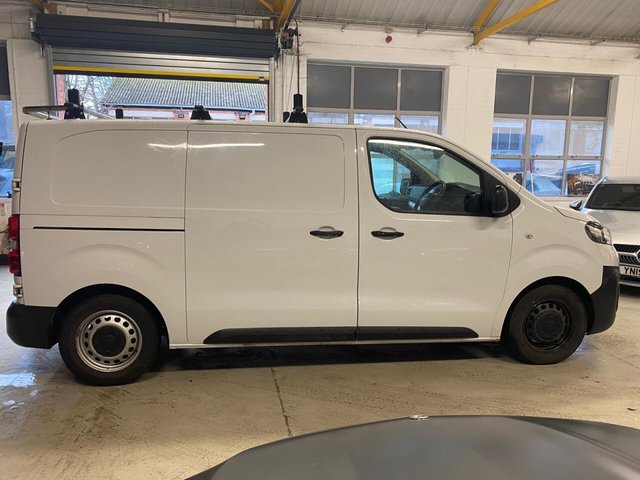 2022 VAUXHALL VIVARO 1.5 Turbo D 2700 Dynamic Panel Van 6dr Diesel Manual L1 H1 Euro 6 (s/s) (120 ps) - Photo 5