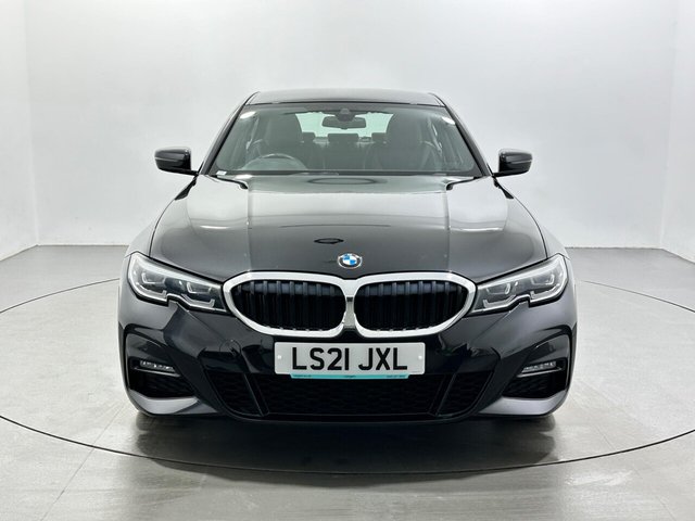 2021 BMW 3 Series - Photo 3