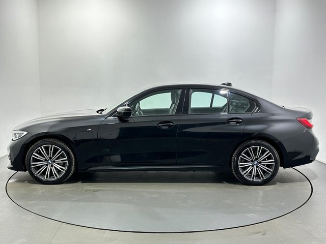 2021 BMW 3 Series - Photo 5