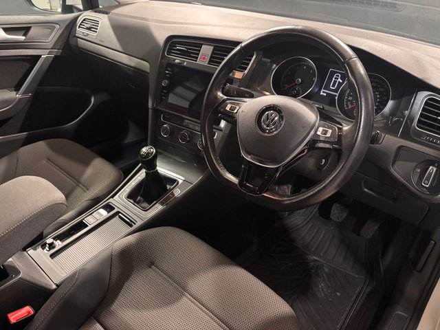 2017 VOLKSWAGEN GOLF - Photo 2