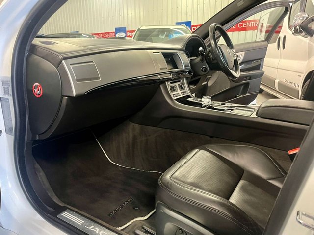 2014 JAGUAR XF 3.0d S V6 Portfolio Saloon 4dr Diesel Auto Euro 5 (s/s) (275 ps) - Photo 12