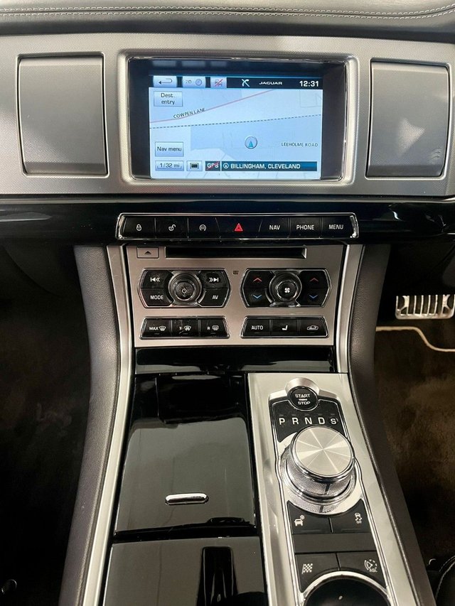 2014 JAGUAR XF 3.0d S V6 Portfolio Saloon 4dr Diesel Auto Euro 5 (s/s) (275 ps) - Photo 7