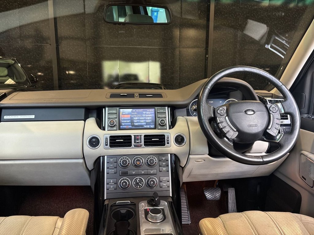 USED 2011 61 LAND ROVER RANGE ROVER 4.4 TD V8 Vogue SE SUV 5dr Diesel Auto 4WD Euro 5 (313 bhp) TIMELESS COLOUR COMBINATION