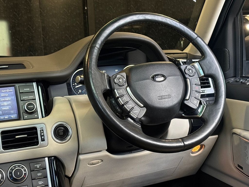 USED 2011 61 LAND ROVER RANGE ROVER 4.4 TD V8 Vogue SE SUV 5dr Diesel Auto 4WD Euro 5 (313 bhp) TIMELESS COLOUR COMBINATION