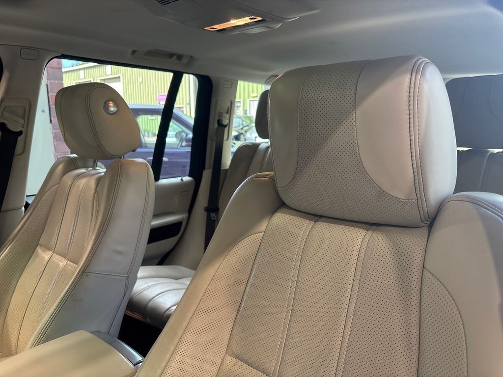 USED 2011 61 LAND ROVER RANGE ROVER 4.4 TD V8 Vogue SE SUV 5dr Diesel Auto 4WD Euro 5 (313 bhp) TIMELESS COLOUR COMBINATION