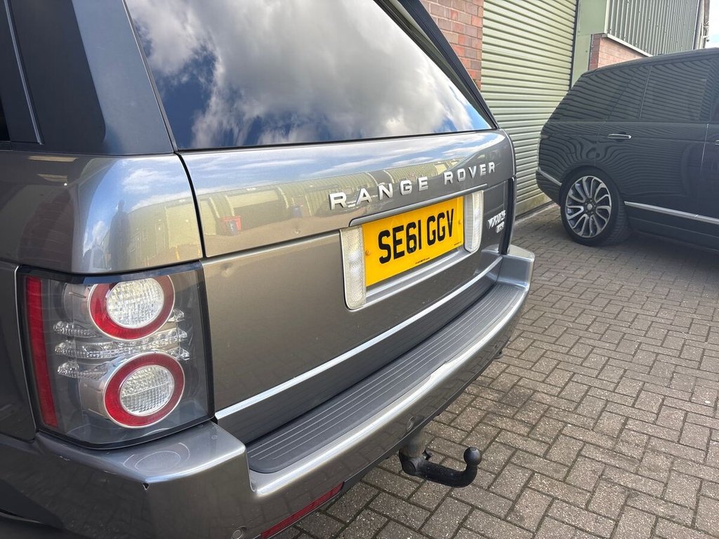 USED 2011 61 LAND ROVER RANGE ROVER 4.4 TD V8 Vogue SE SUV 5dr Diesel Auto 4WD Euro 5 (313 bhp) TIMELESS COLOUR COMBINATION