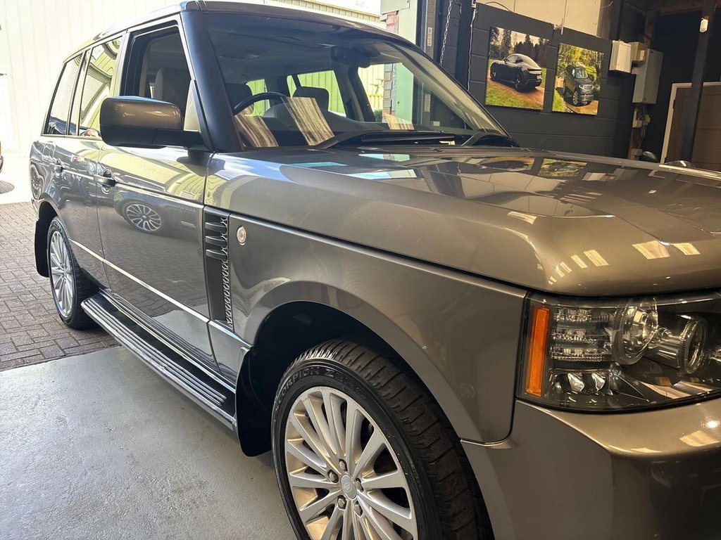 USED 2011 61 LAND ROVER RANGE ROVER 4.4 TD V8 Vogue SE SUV 5dr Diesel Auto 4WD Euro 5 (313 bhp) TIMELESS COLOUR COMBINATION