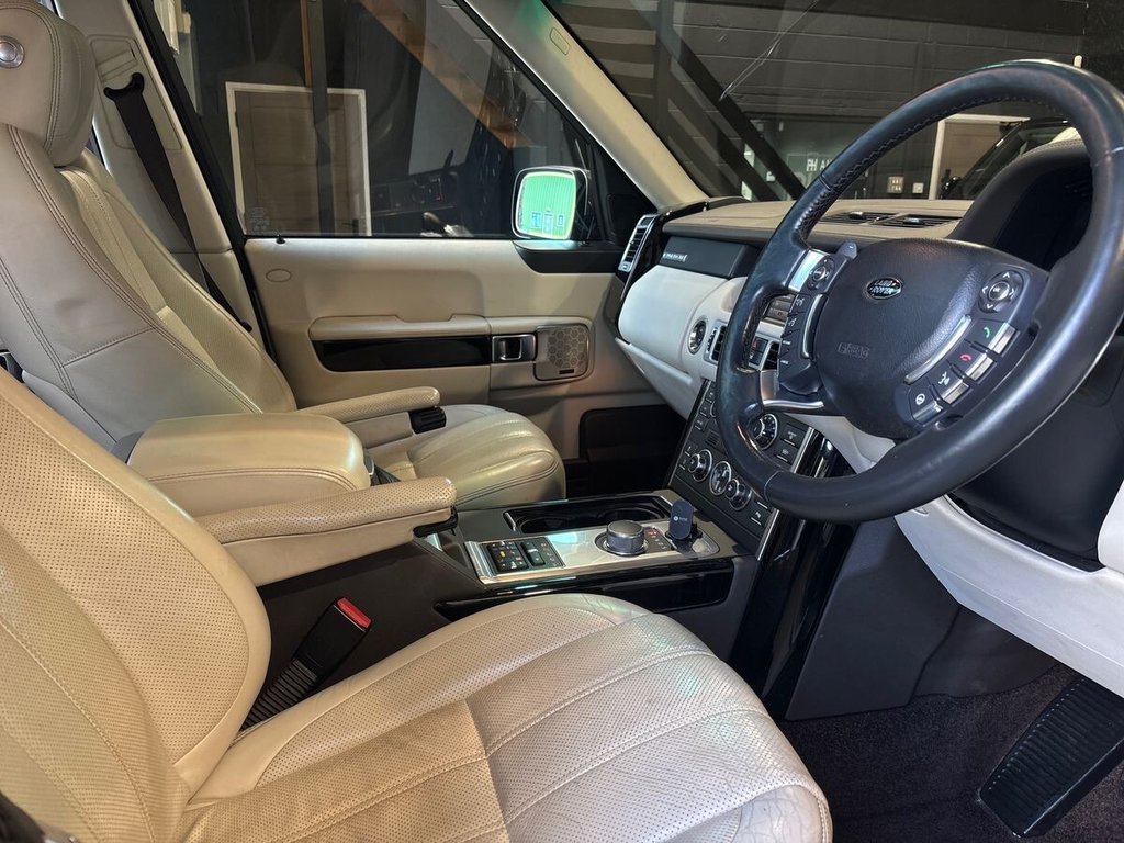 USED 2011 61 LAND ROVER RANGE ROVER 4.4 TD V8 Vogue SE SUV 5dr Diesel Auto 4WD Euro 5 (313 bhp) TIMELESS COLOUR COMBINATION