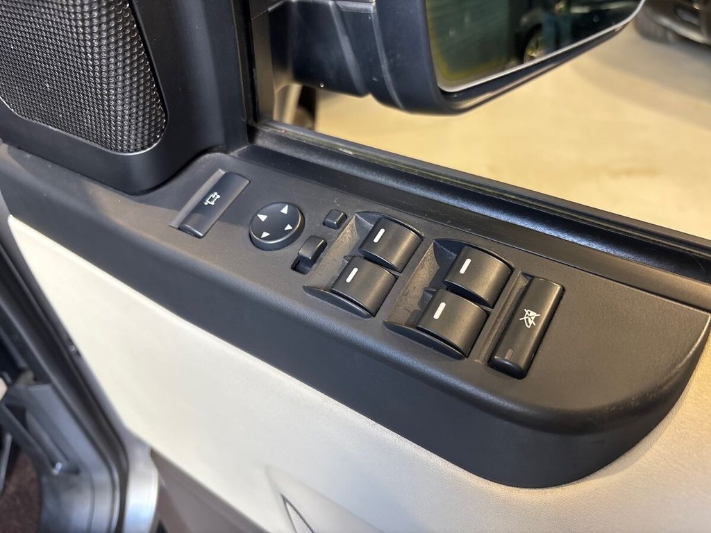 USED 2011 61 LAND ROVER RANGE ROVER 4.4 TD V8 Vogue SE SUV 5dr Diesel Auto 4WD Euro 5 (313 bhp) TIMELESS COLOUR COMBINATION