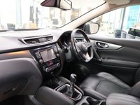 USED 2017 67 NISSAN QASHQAI 1.6 dCi Tekna SUV 5dr Diesel Manual 4WD Euro 6 (s/s) (130 ps) AWARD WINNING DEALERSHIP
