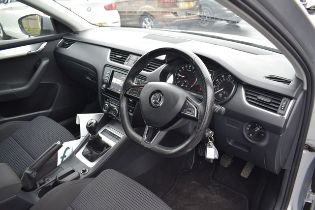 2017 SKODA OCTAVIA - Photo 9