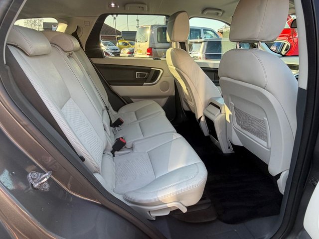 2015 Land Rover Discovery Sport 2L Se 5dr - Photo 4