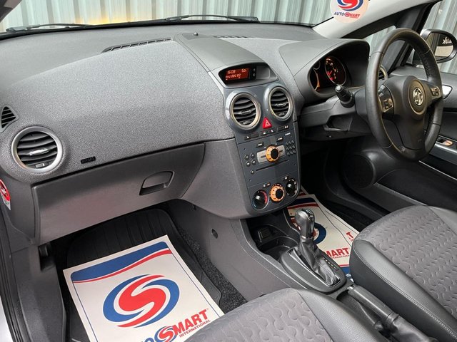 2011 VAUXHALL CORSA 1.4 16V SE Hatchback 5dr Petrol Auto Euro 5 (100 ps) - Photo 9
