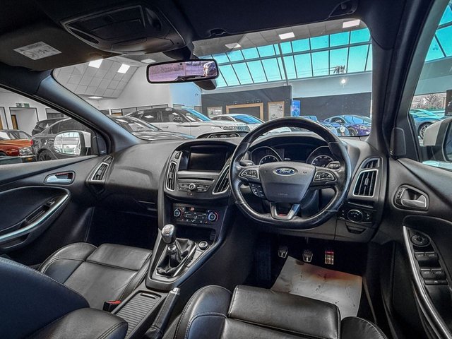 2015 Ford Focus 2L St-3 5dr - Photo 3