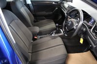 USED 2019 19 VOLKSWAGEN T-ROC 1.0 TSI GPF SE SUV 5dr Petrol Manual Euro 6 (s/s) (115 ps) ***ADAPTIVE CRUISE CONTROL***TOUCHSCREEN MEDIA - APPLE CAR PLAY & ANDROID AUTO***BLUETOOTH & DAB RADIO***HEATED FRONT SEATS***FRONT & REAR PARK PILOT & AUTO LIGHTS***VW MAIN DEALER SERVICE HISTORY***