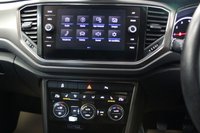 USED 2019 19 VOLKSWAGEN T-ROC 1.0 TSI GPF SE SUV 5dr Petrol Manual Euro 6 (s/s) (115 ps) ***ADAPTIVE CRUISE CONTROL***TOUCHSCREEN MEDIA - APPLE CAR PLAY & ANDROID AUTO***BLUETOOTH & DAB RADIO***HEATED FRONT SEATS***FRONT & REAR PARK PILOT & AUTO LIGHTS***VW MAIN DEALER SERVICE HISTORY***