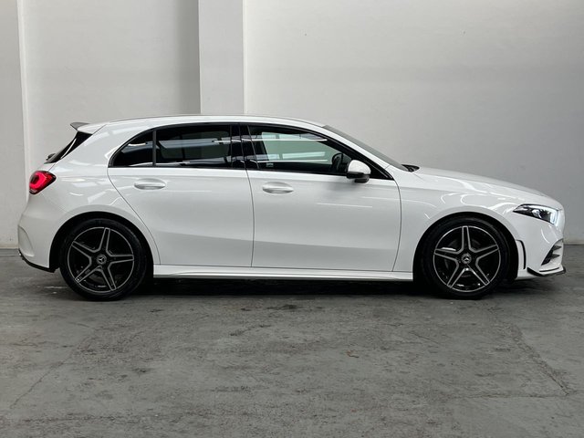 2021 MERCEDES-BENZ A-CLASS 1.3 A180 AMG Line Hatchback 5dr Petrol Manual Euro 6 (s/s) (136 ps) - Photo 3